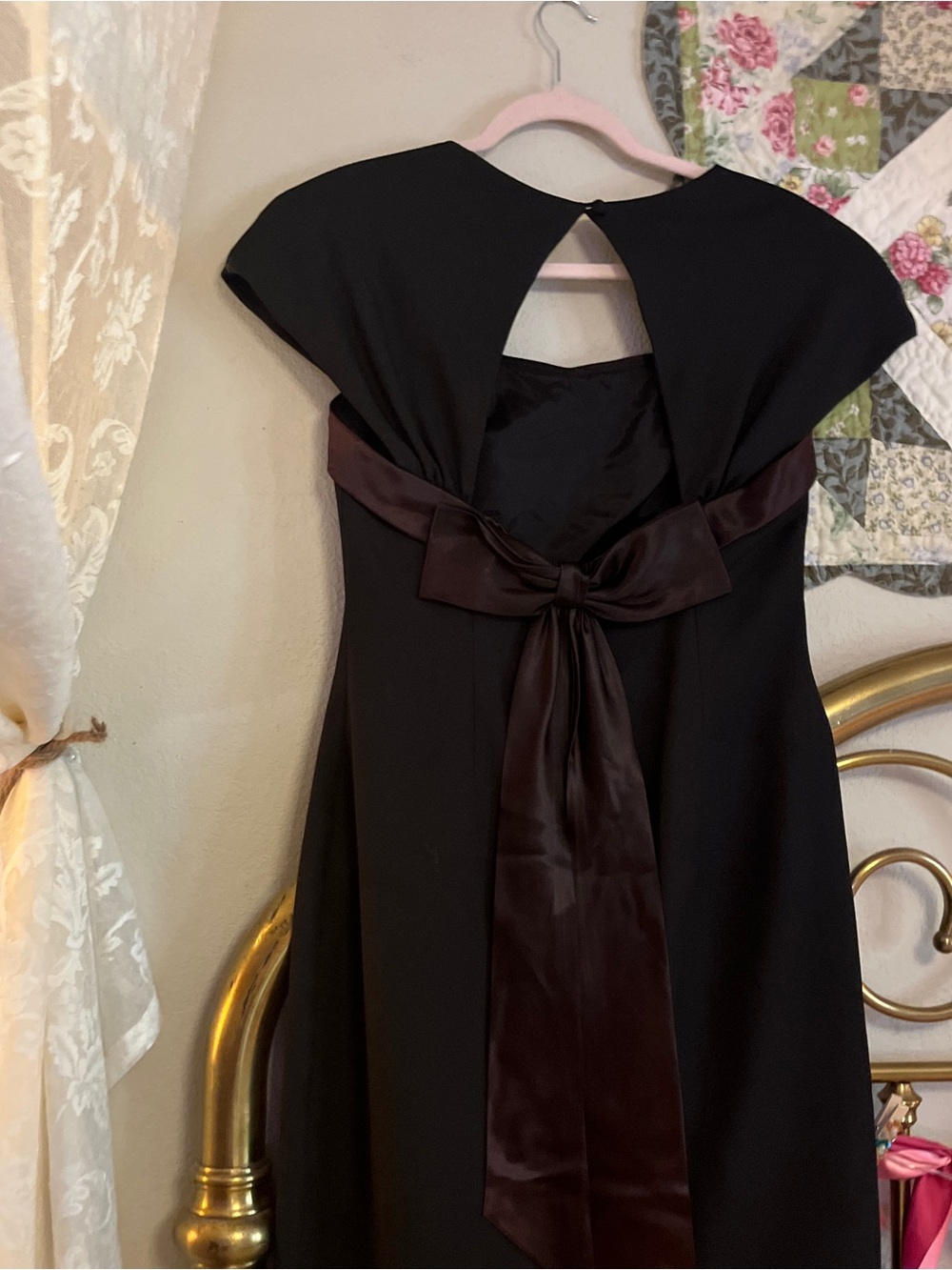 Vintage Black Cap-Sleeve Sheath Dress with Brown Contrast Trim